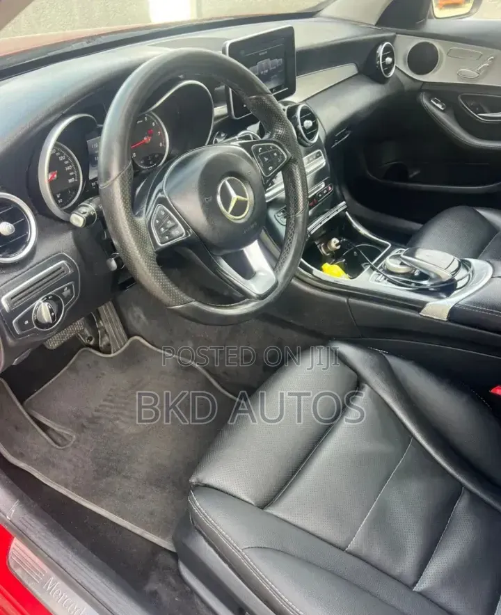 Mercedes-Benz C300 2016 Red
