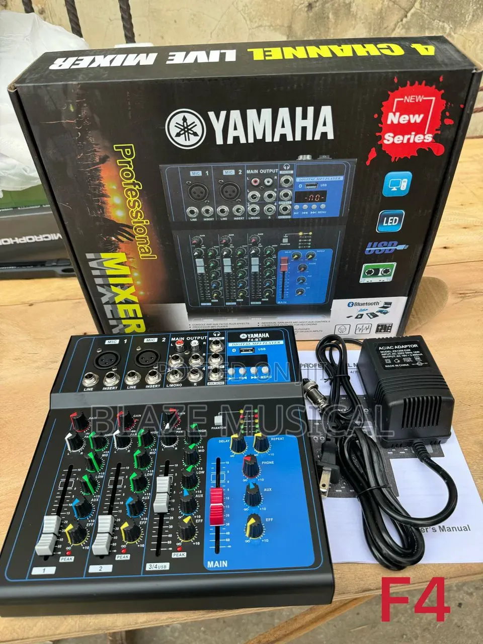 Yamaha 4 Channels Mixer