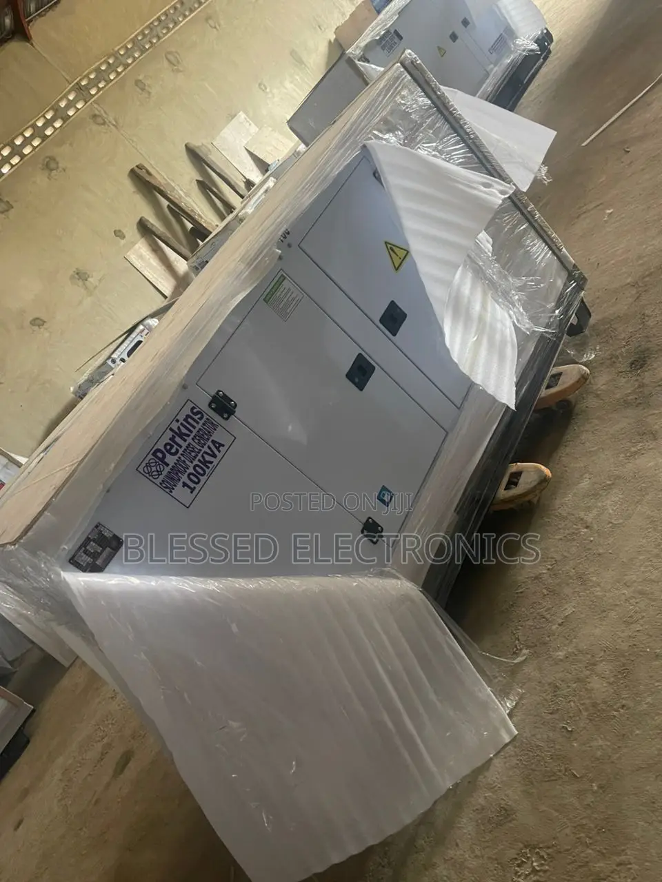 Perkins Soundproof 100kva Diesel Generator 100% Original Loan Noise