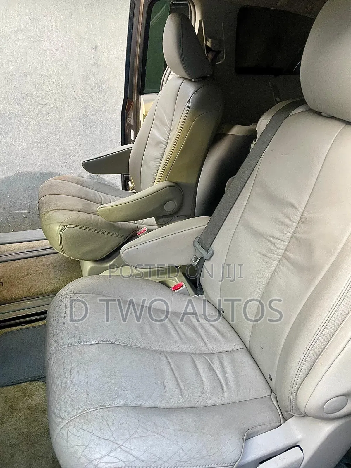 Toyota Sienna XLE 7 Passenger Mobility 2012 Gray