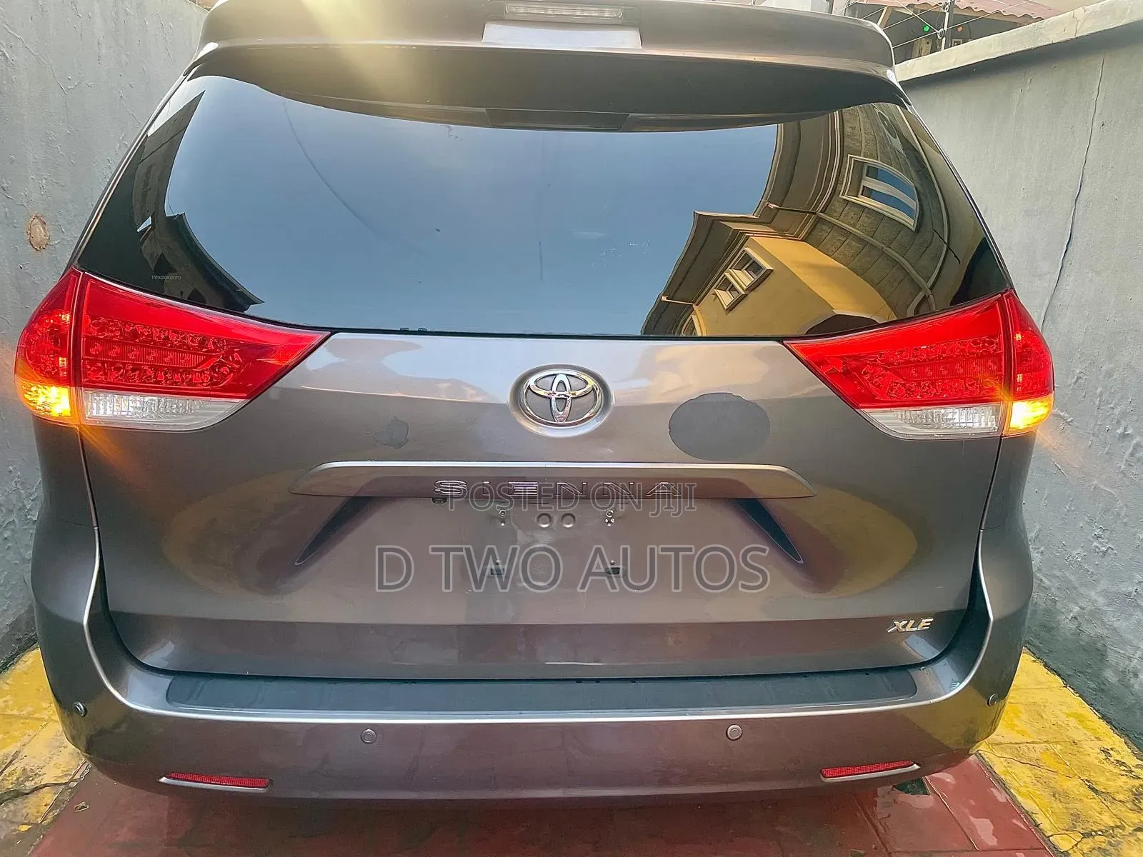 Toyota Sienna XLE 7 Passenger Mobility 2012 Gray
