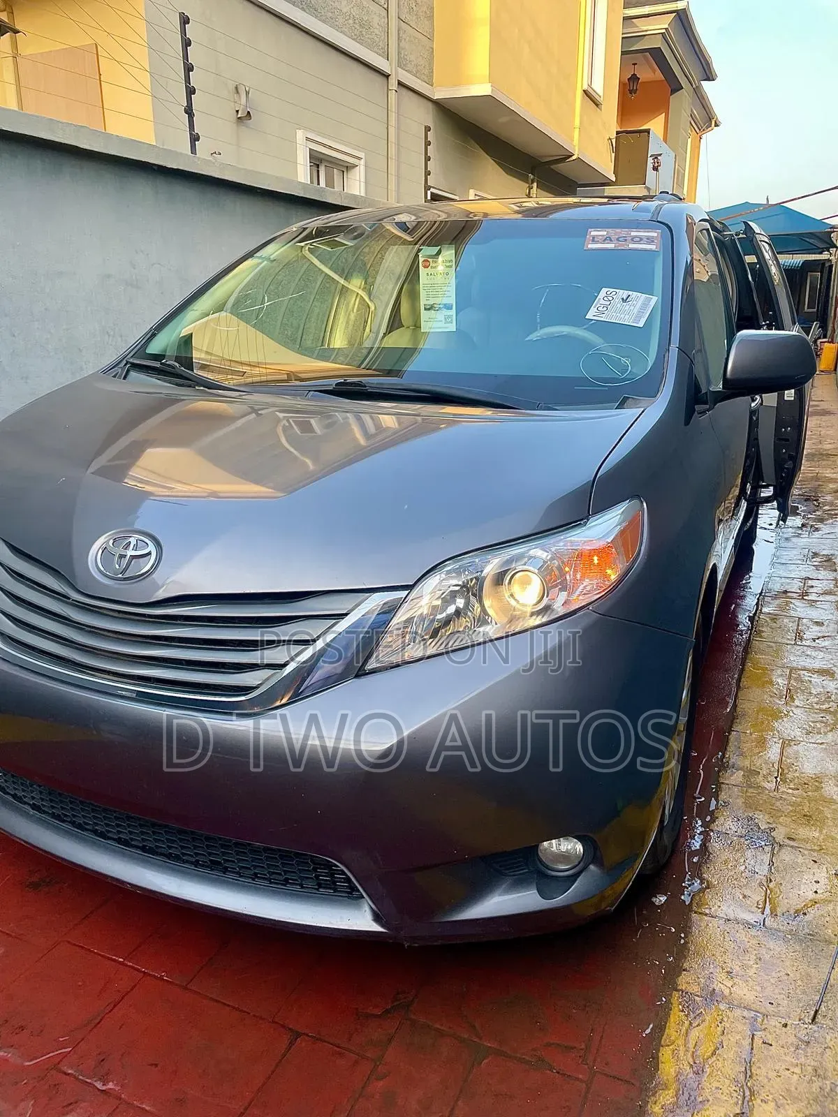 Toyota Sienna XLE 7 Passenger Mobility 2012 Gray