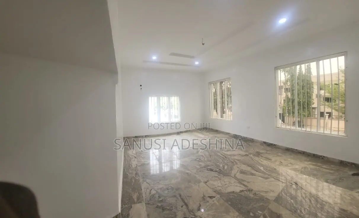6bdrm Duplex in Wuse Zone 2,Fct for sale