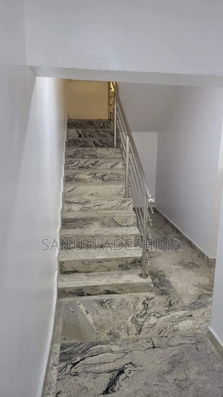6bdrm Duplex in Wuse Zone 2,Fct for sale