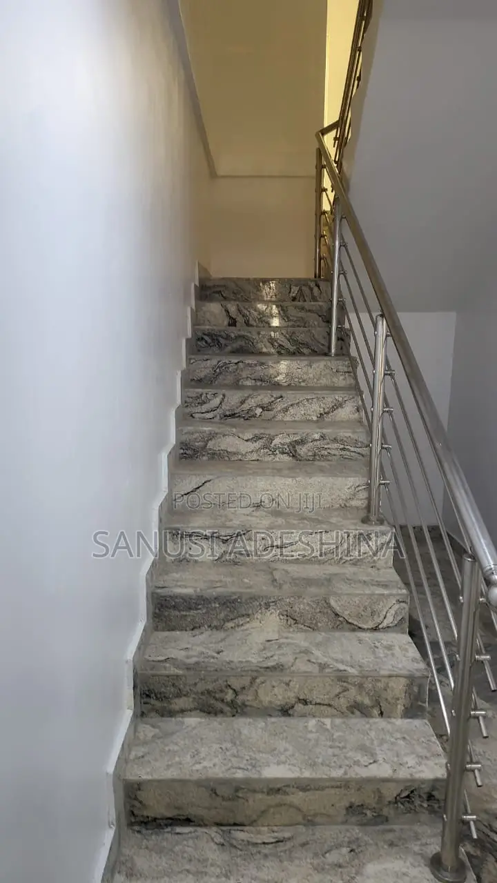 6bdrm Duplex in Wuse Zone 2,Fct for sale