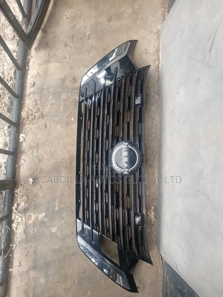 Front Grille Nissan Sentra 2021