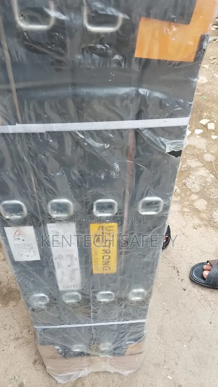 Upstrong 4x3 Ladder