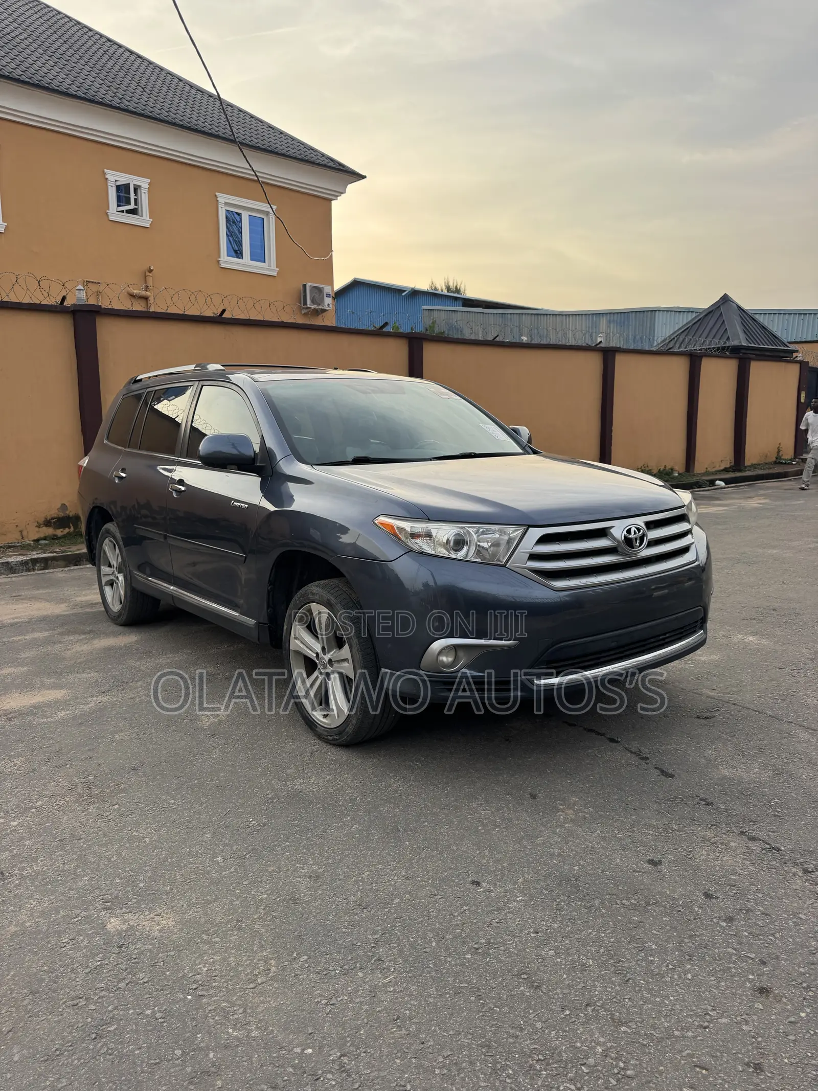 Toyota Highlander Limited 3.5L 2WD 2013 Blue
