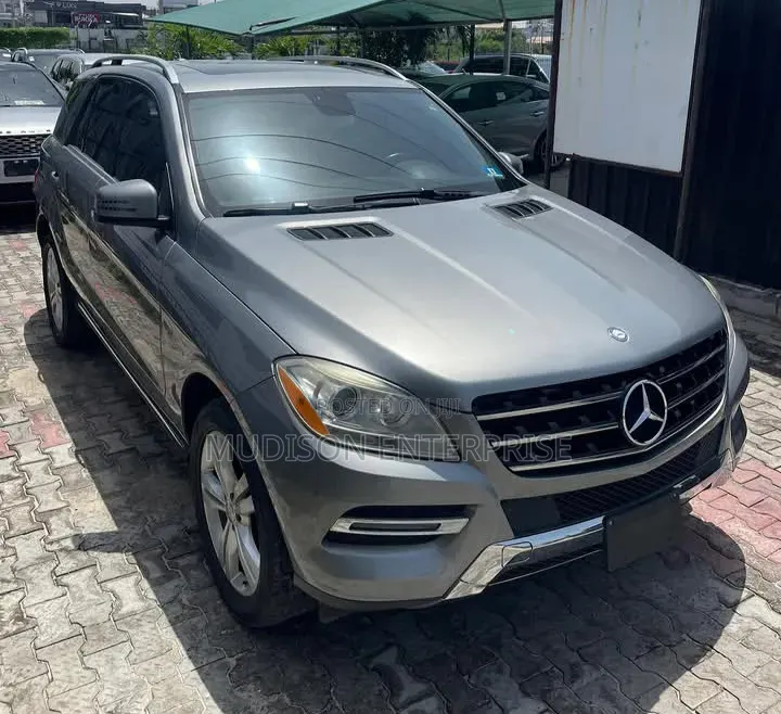 Mercedes-Benz M Class ML350 4dr SUV (3.5L 6cyl 7A) 2014 Gray