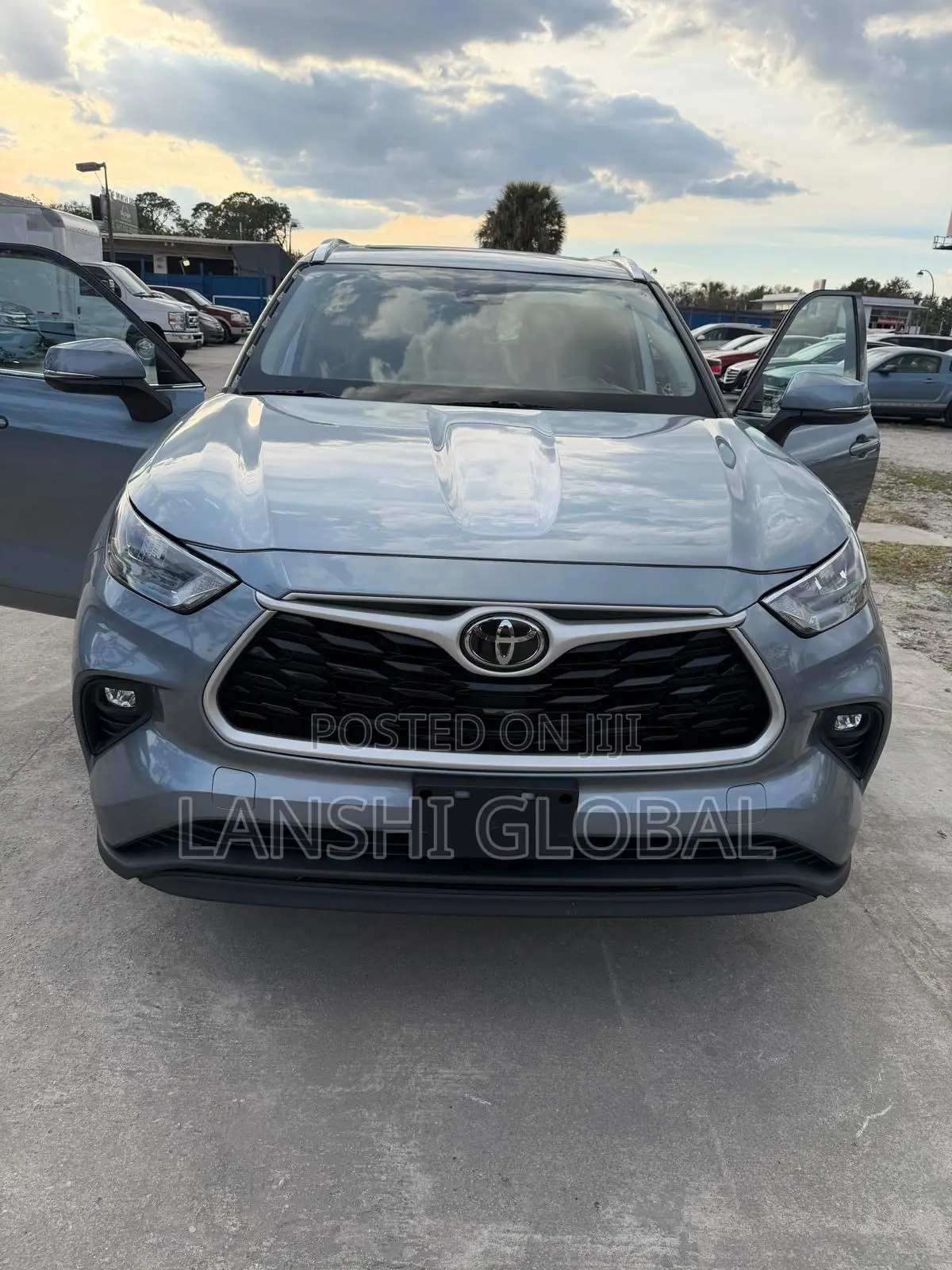 Toyota Highlander XLE FWD 2020 Blue