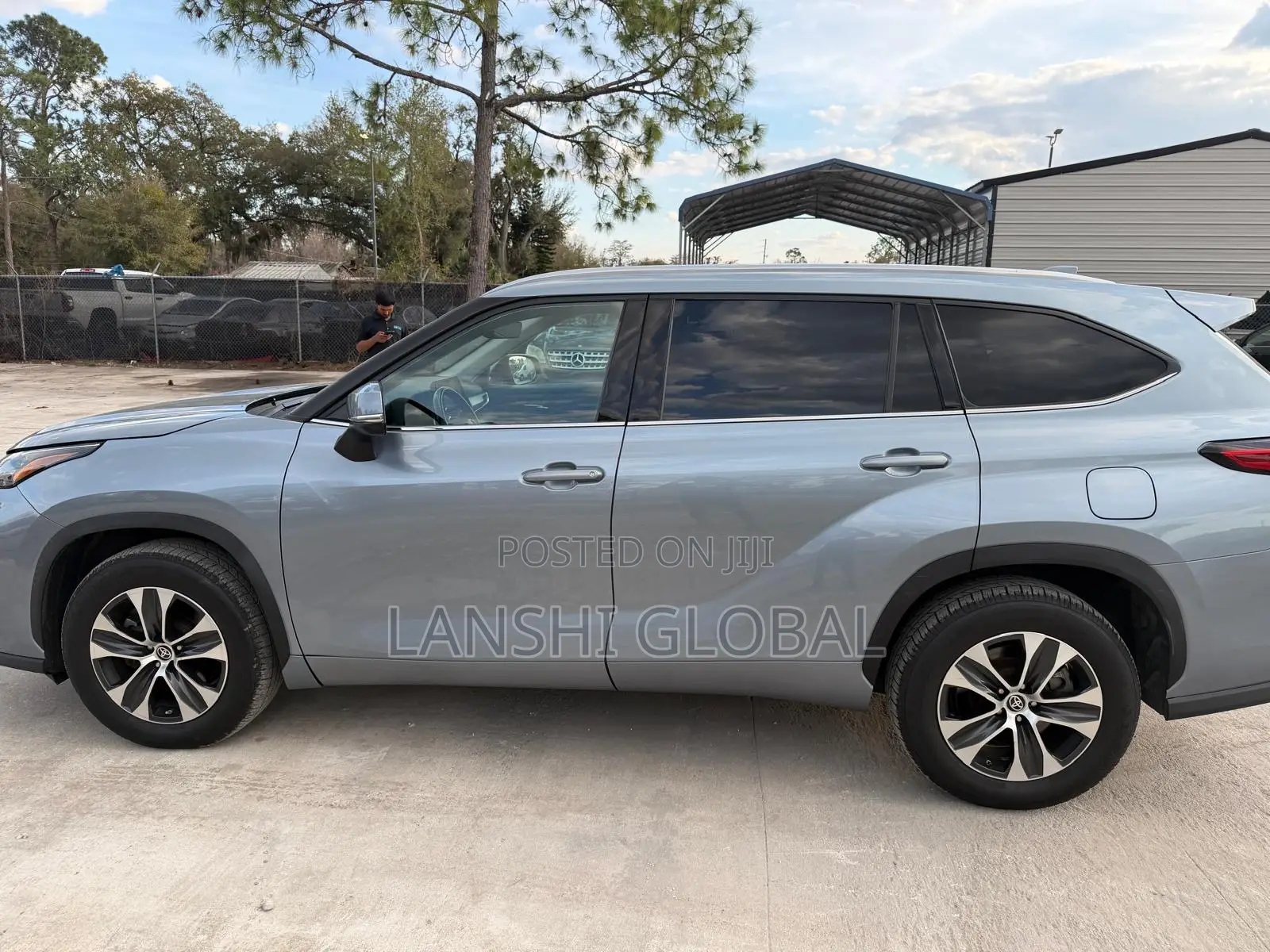 Toyota Highlander XLE FWD 2020 Blue