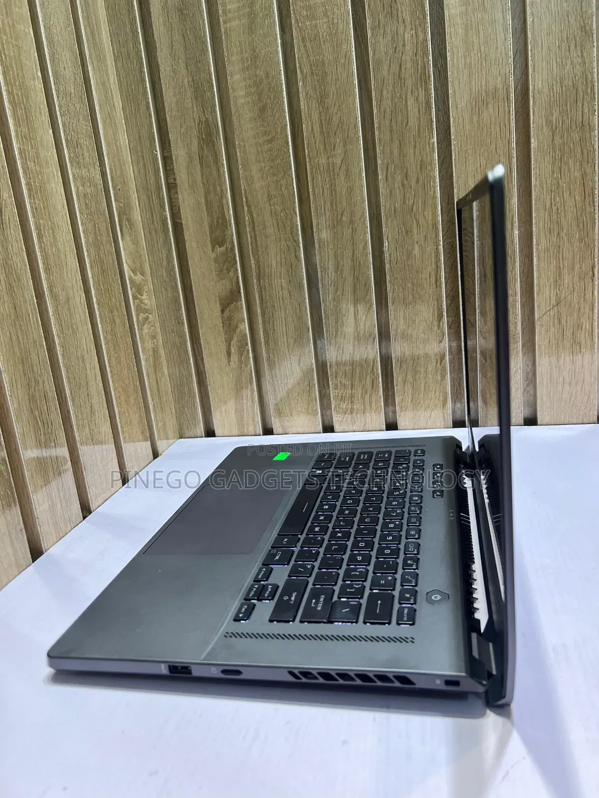 Laptop Asus ROG Zephyrus G15 24GB AMD Ryzen 9 SSD 512GB
