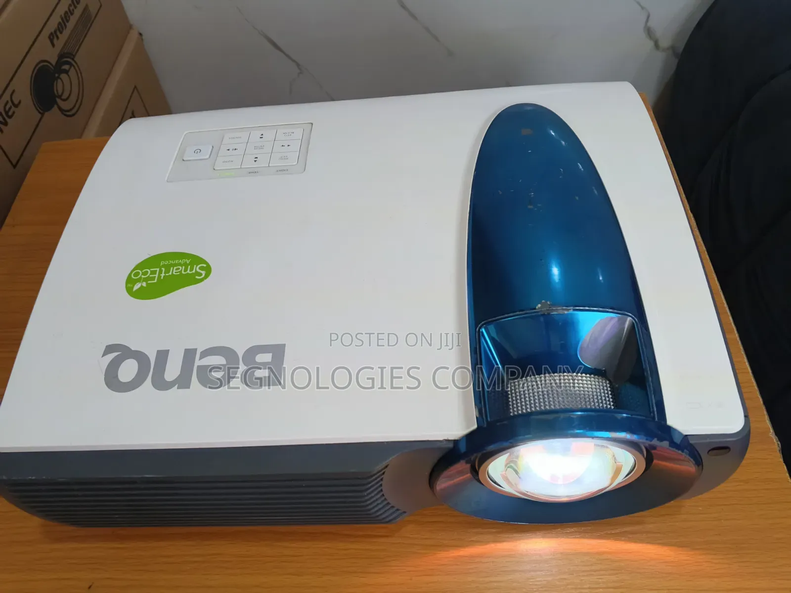 Benq Short Throw Lw61st 2000 Lumens 3d Ready Laser DLP Projector