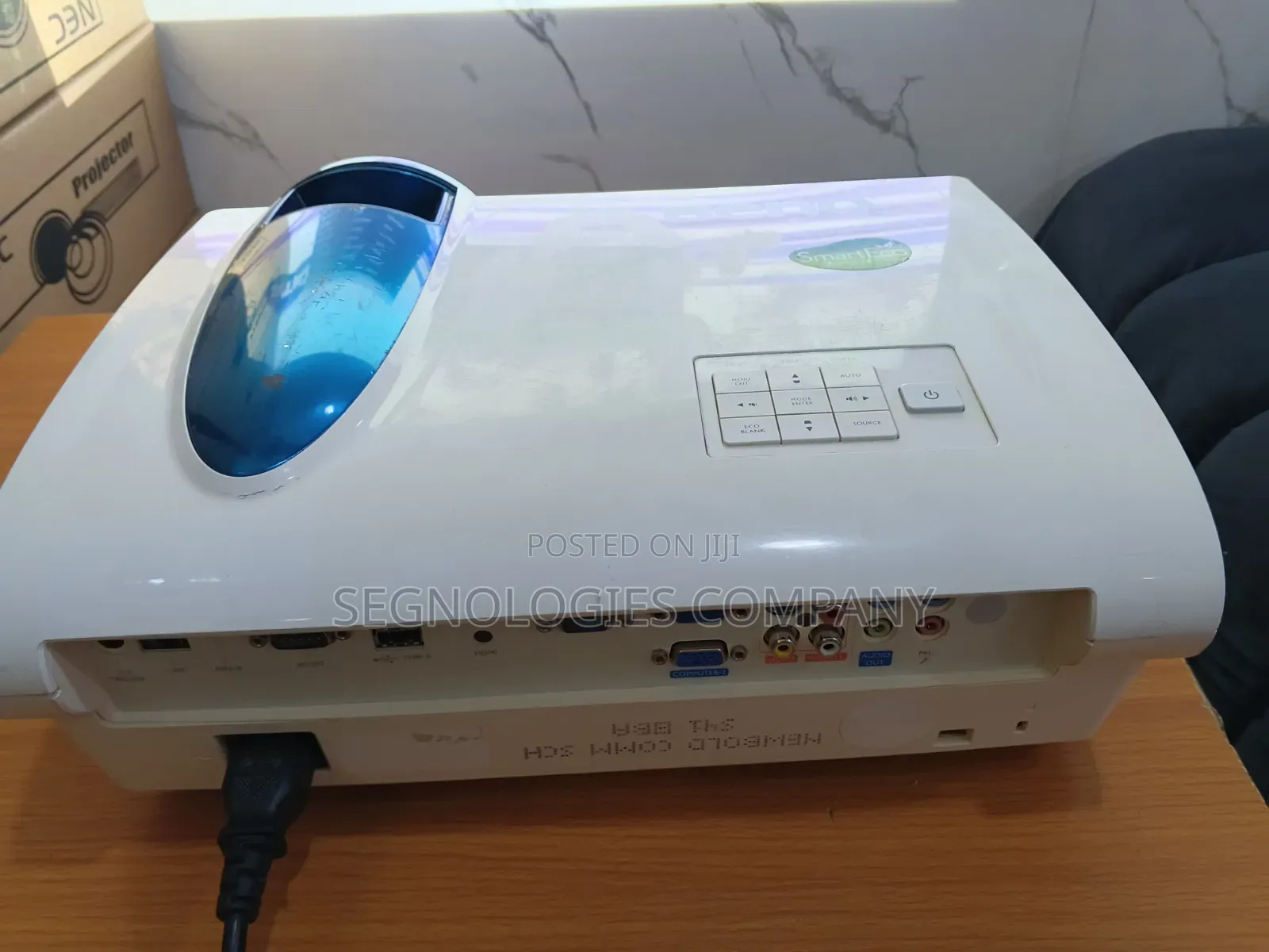 Benq Short Throw Lw61st 2000 Lumens 3d Ready Laser DLP Projector