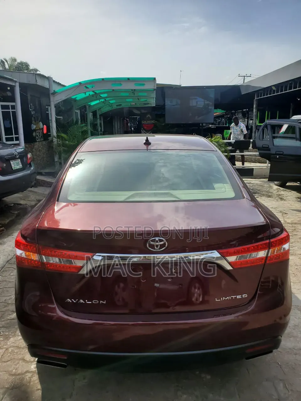 Toyota Avalon Limited 4dr Sedan (3.5L 6cyl 6A) 2014 Maroon