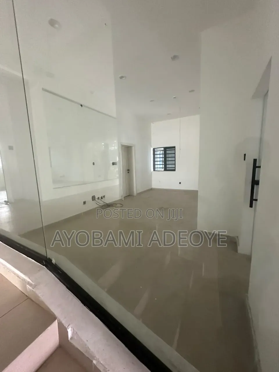 Sho/Office to Let Lekki Phase 1