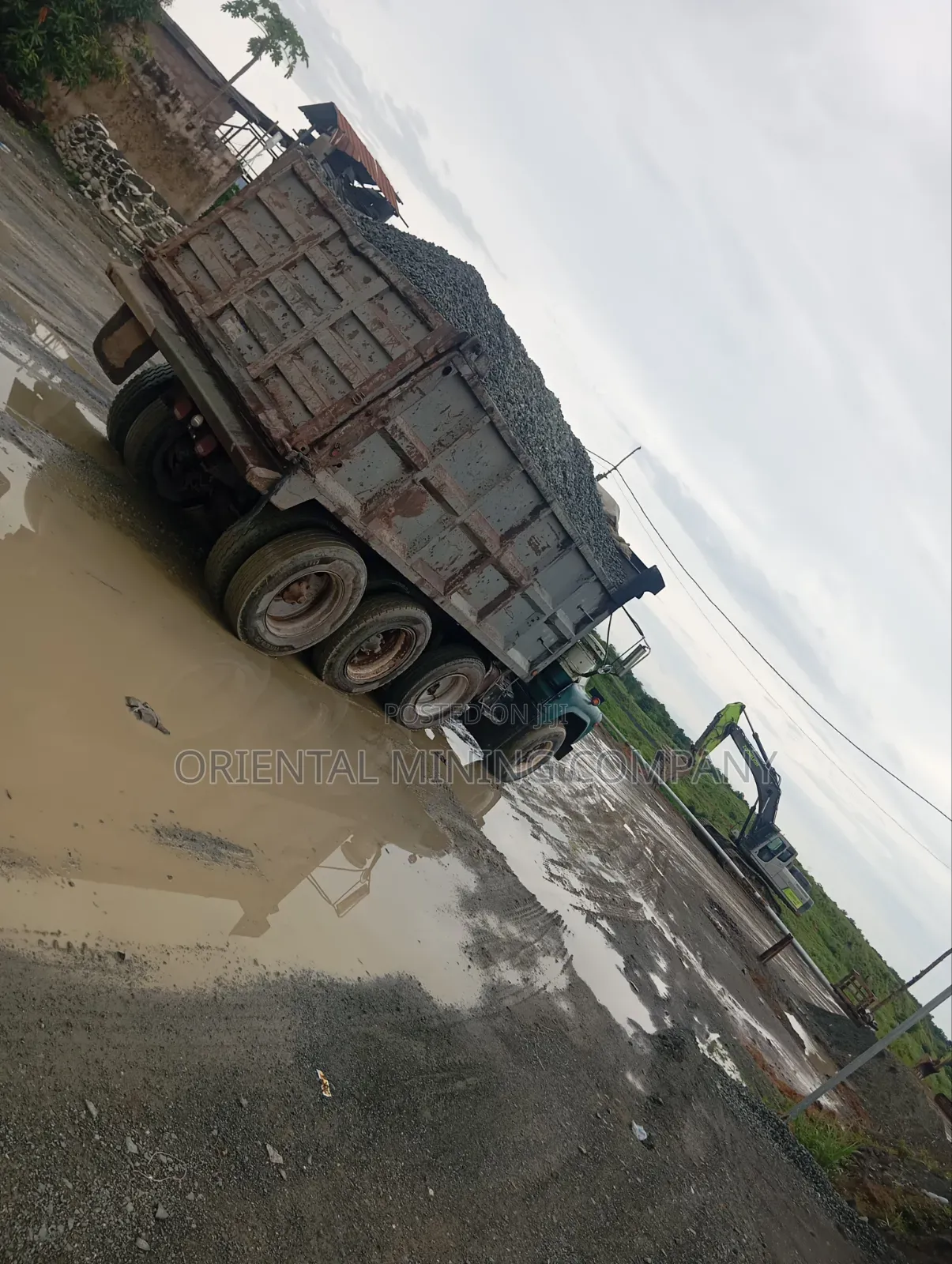 Sentraco and Oriental Iron Black Chippings and Granite for Constructio
