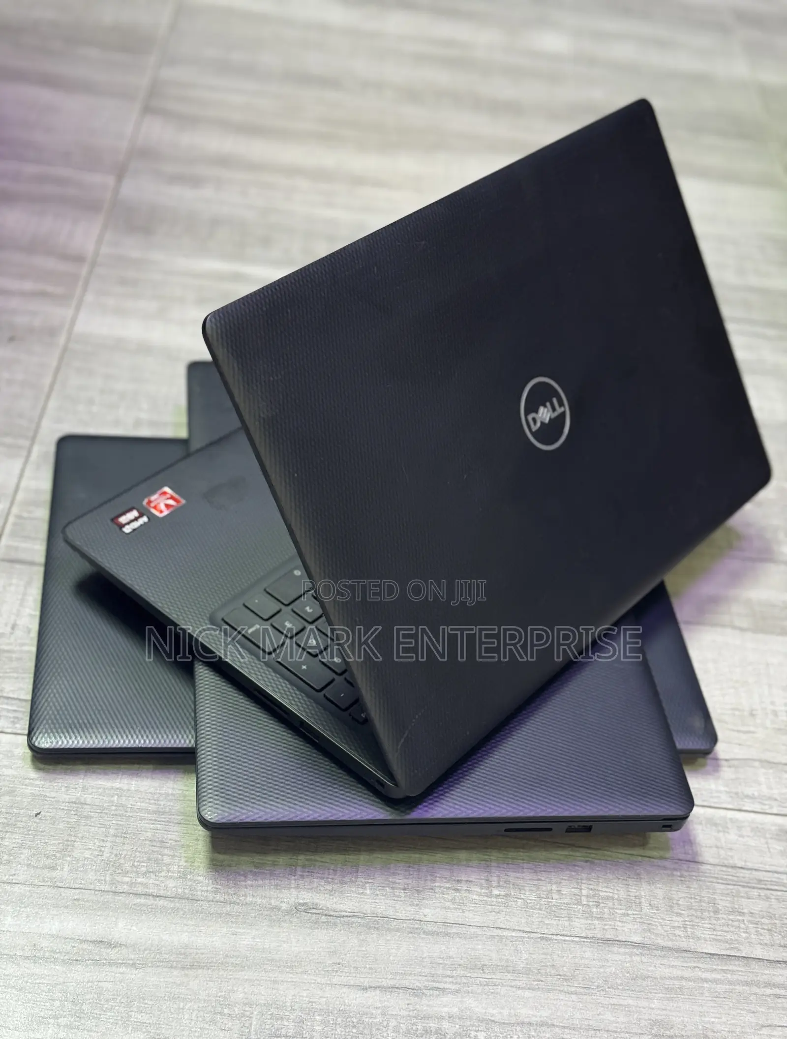 Laptop Dell Inspiron 15 3593 4GB AMD A10 SSD 128GB