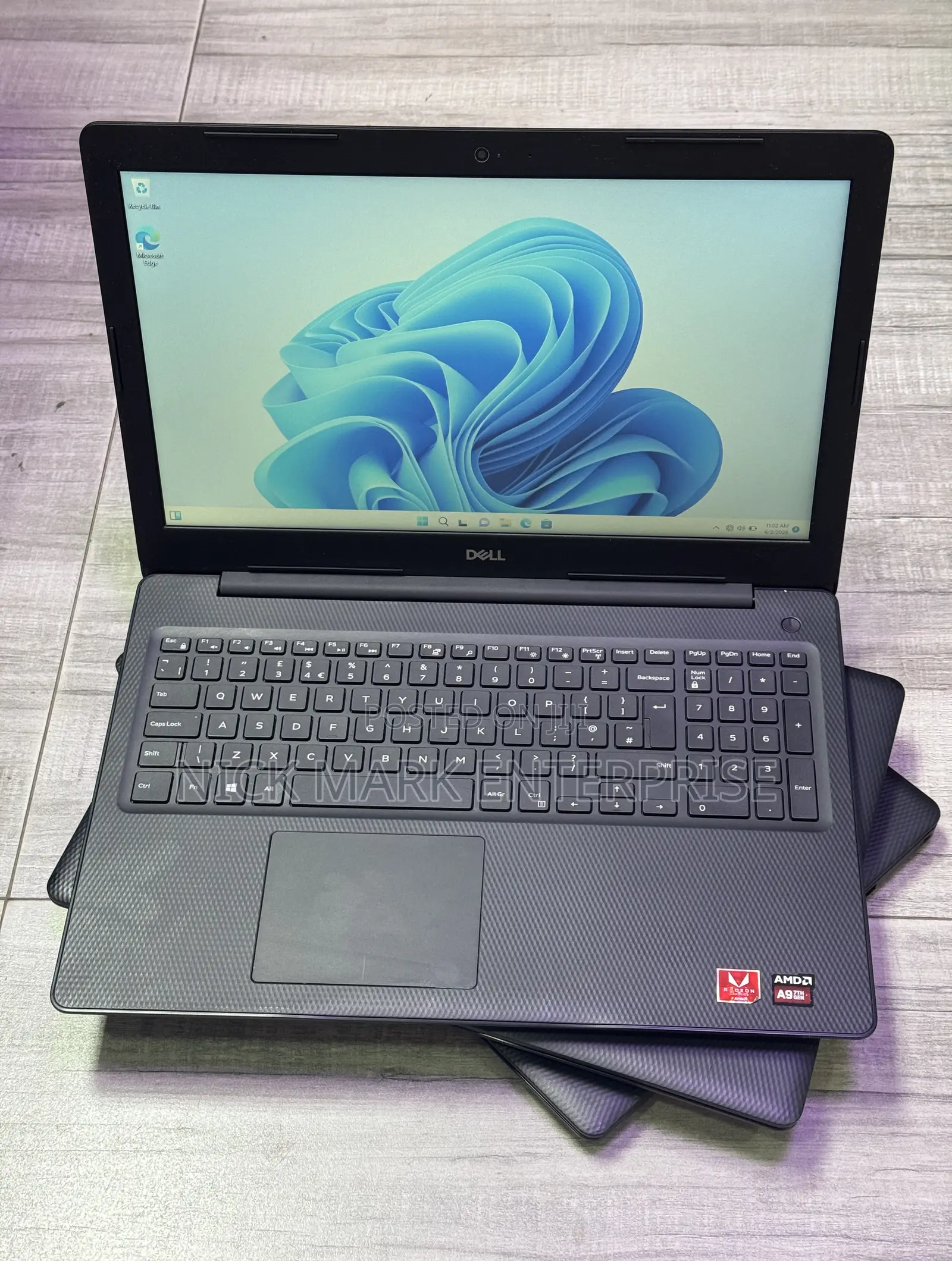 Laptop Dell Inspiron 15 3593 4GB AMD A10 SSD 128GB