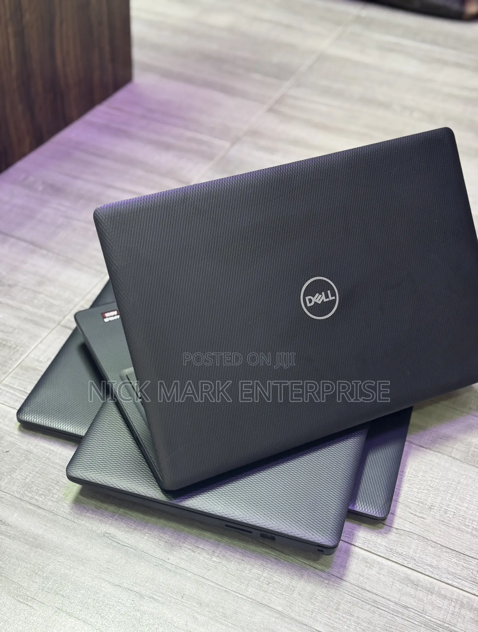 Laptop Dell Inspiron 15 3593 4GB AMD A10 SSD 128GB