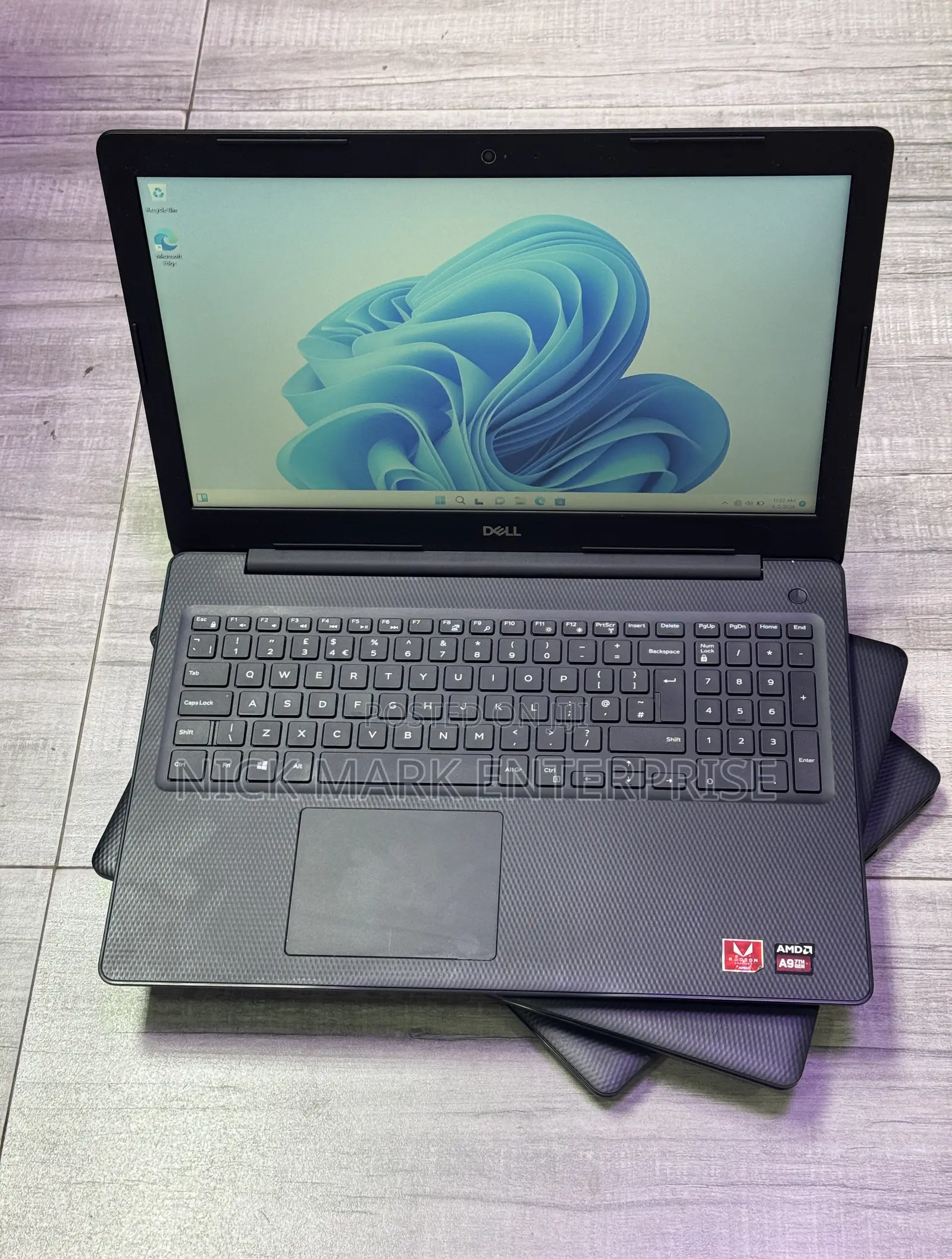 Laptop Dell Inspiron 15 3593 4GB AMD A10 SSD 128GB