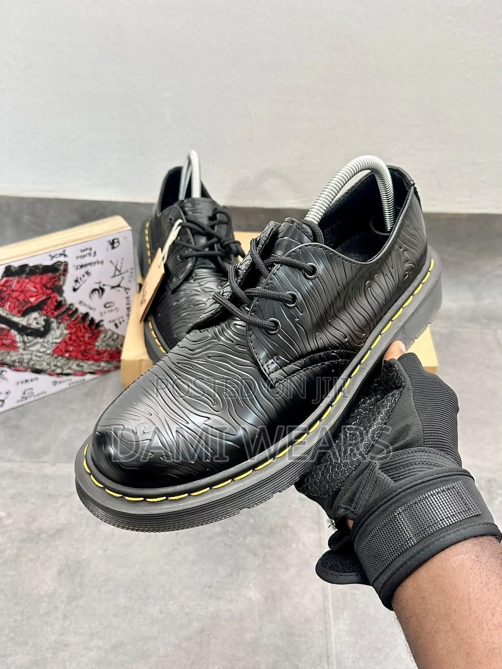 Dr Martens Zebra