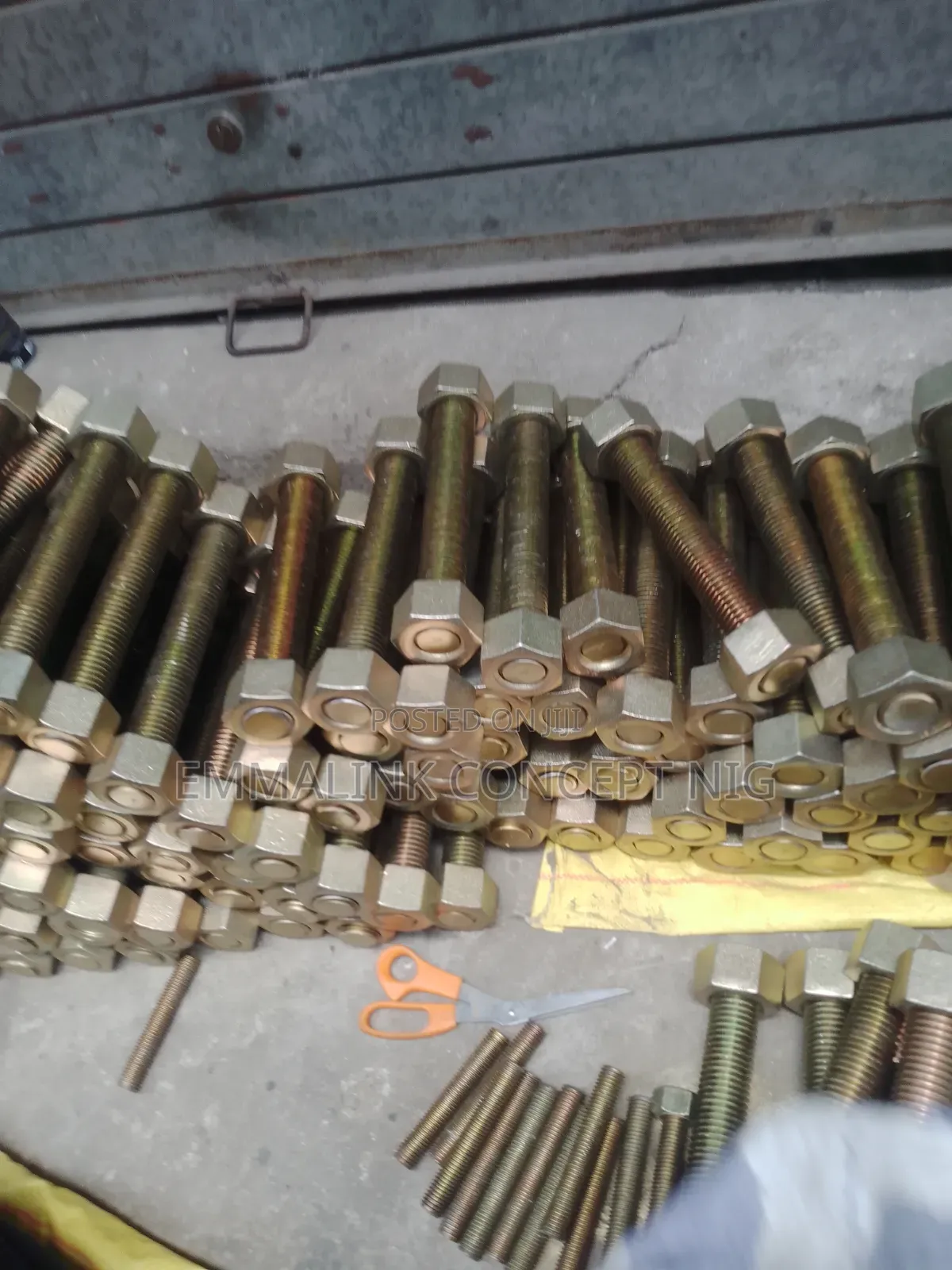 1-3/8×11 Stud Bolt and Nut
