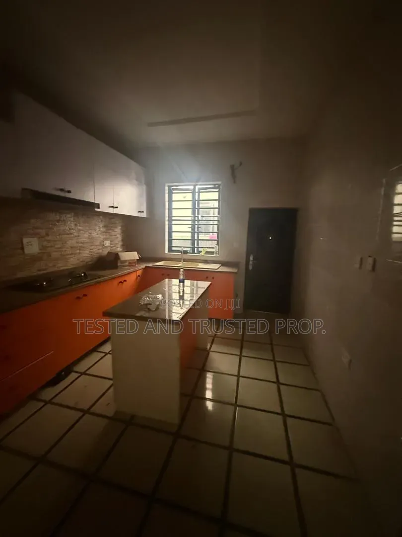 1bdrm Shared Apartment in Osapa London for rent