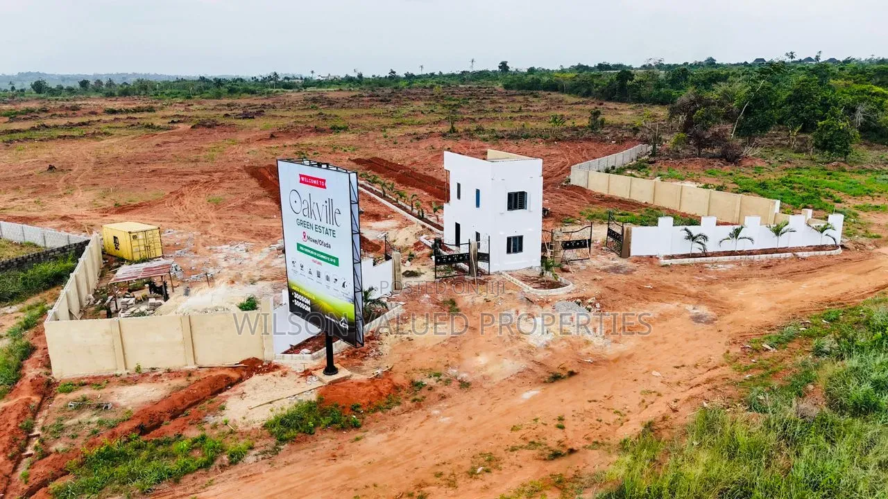 Beautiful Oakville Ville, Mowe Ofada