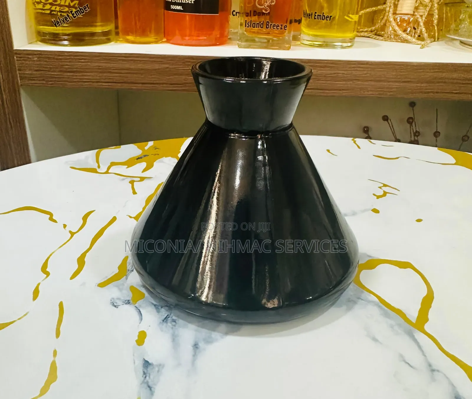 Elegant Glass Diffuser Bottle – Decorative Home Fragrance Bottle