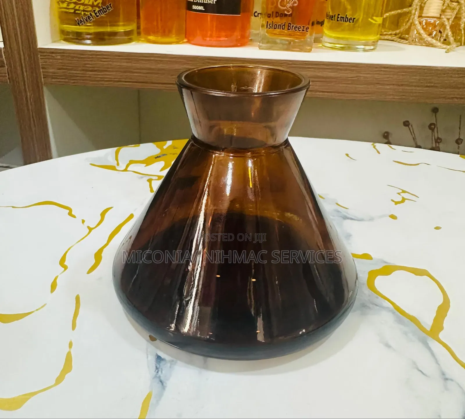 Elegant Glass Diffuser Bottle – Decorative Home Fragrance Bottle