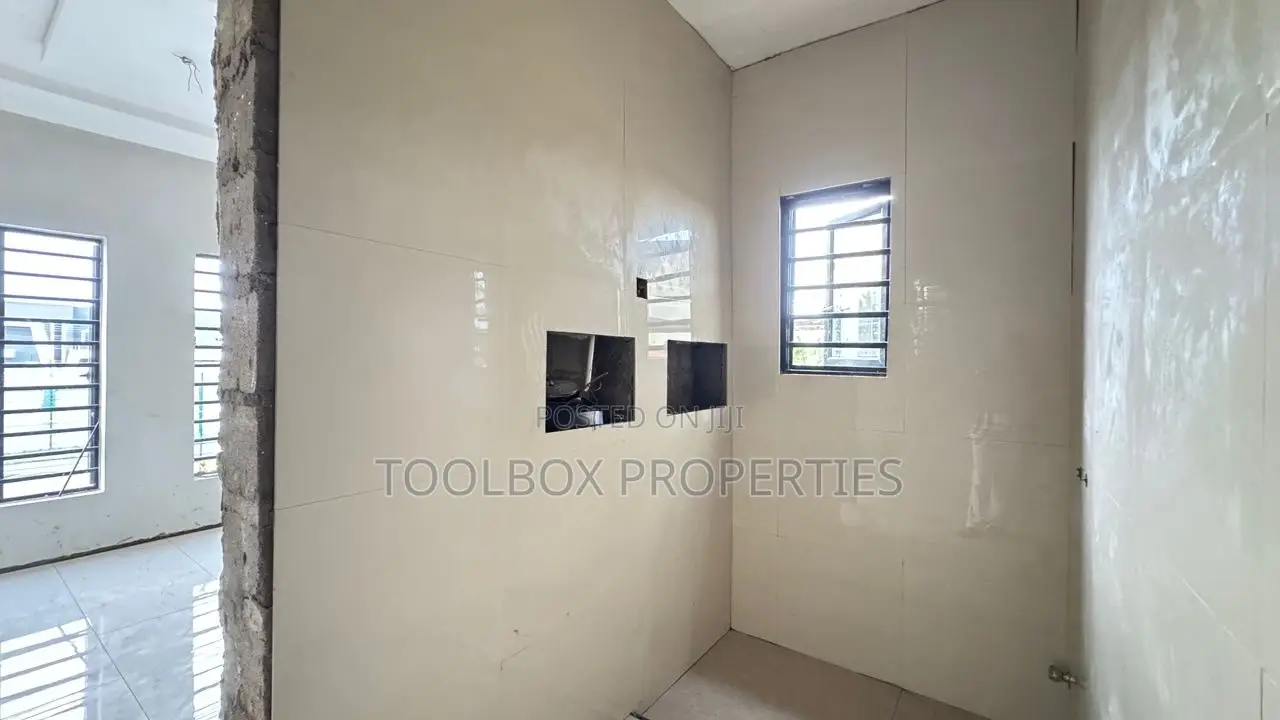 4bdrm Duplex in Akobo for sale