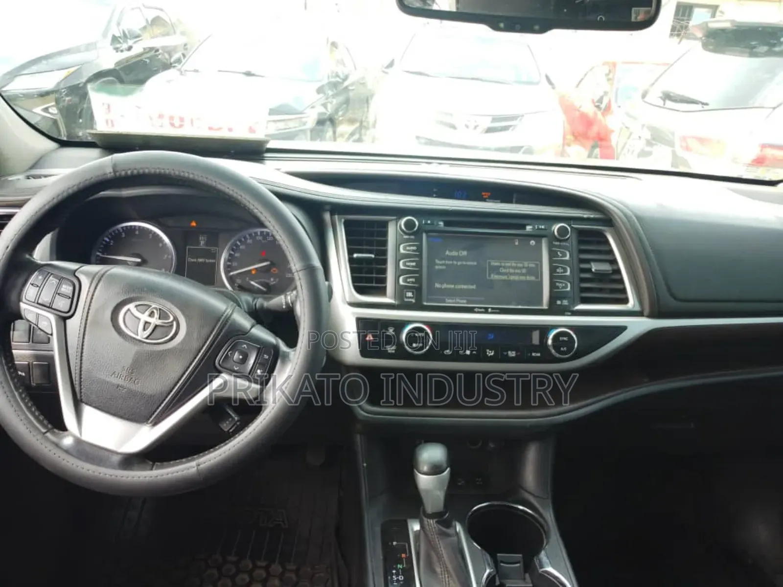 Toyota Grand HiAce 2018 White
