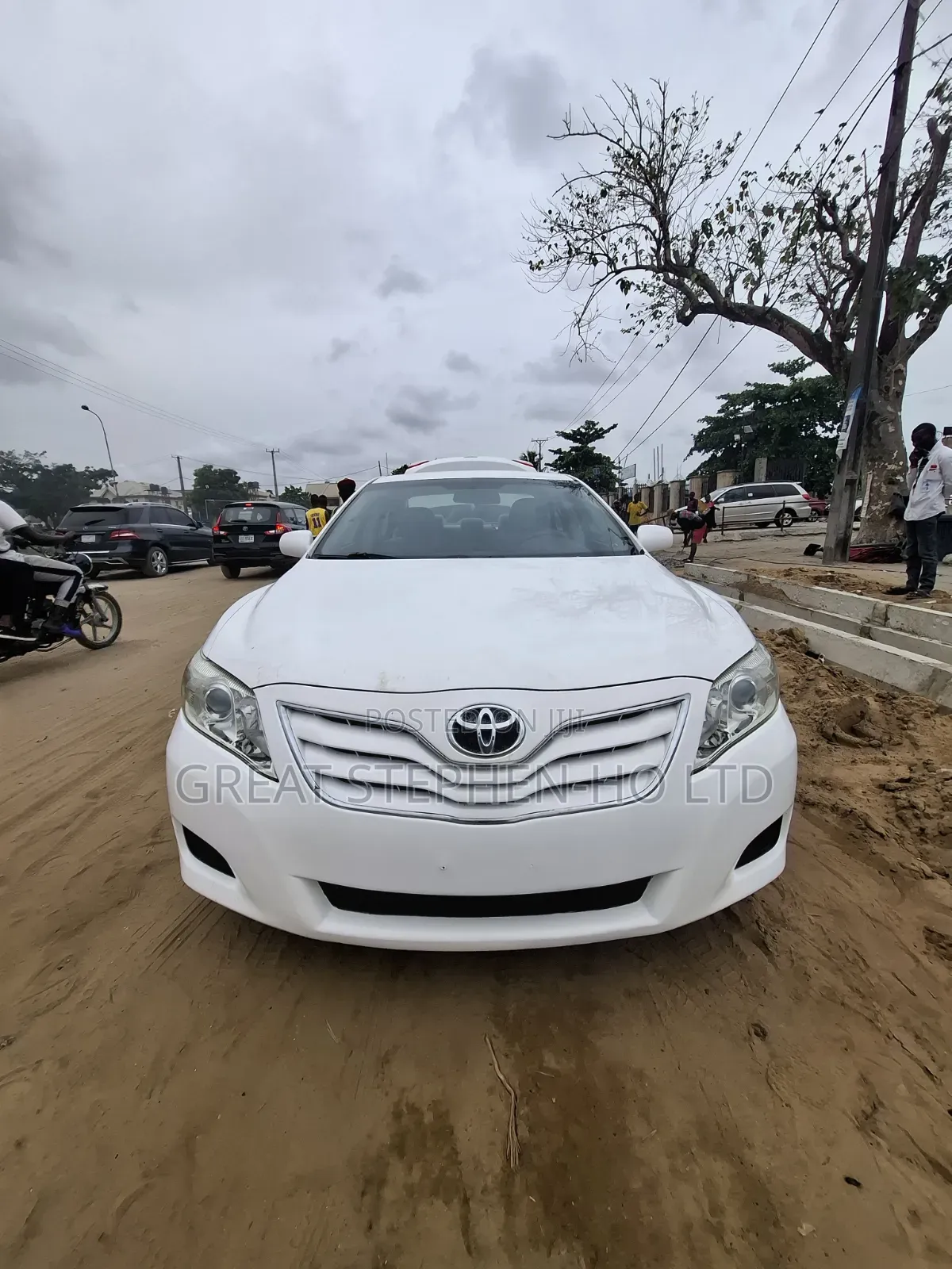 Toyota Camry LE 4dr Sedan (2.5L 4cyl 6A) 2011 White