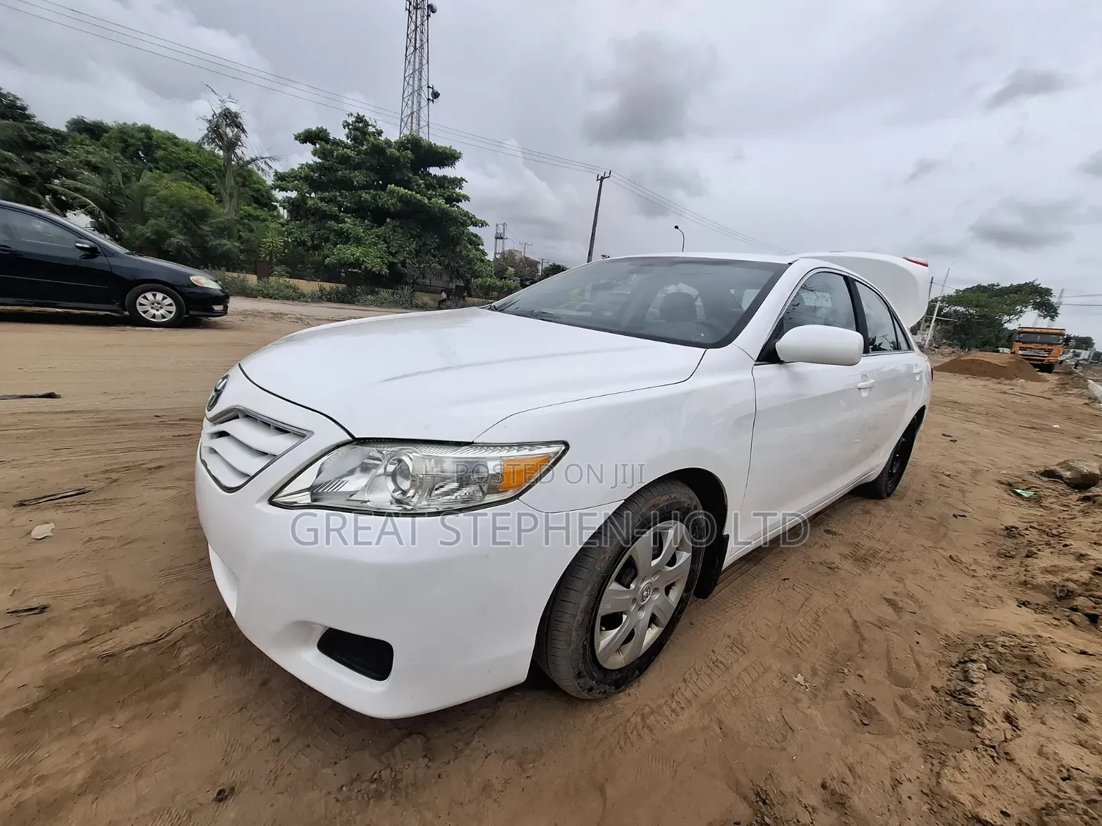 Toyota Camry LE 4dr Sedan (2.5L 4cyl 6A) 2011 White