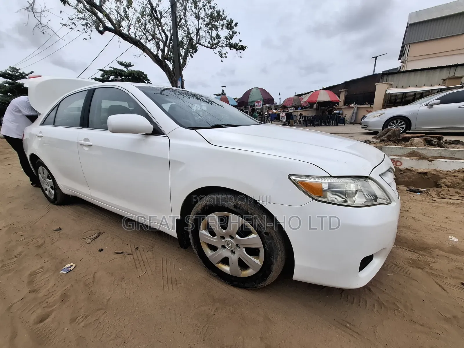 Toyota Camry LE 4dr Sedan (2.5L 4cyl 6A) 2011 White