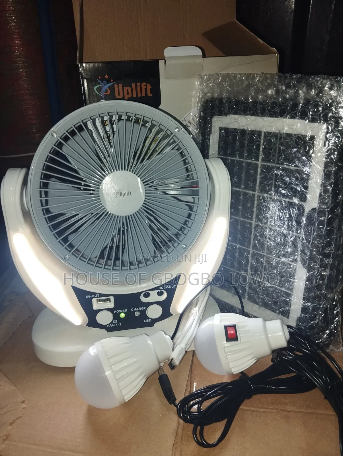 6 Inches 4 In1 Rechargeable Fan With Solar Panel and Two Bulb Led Lamp