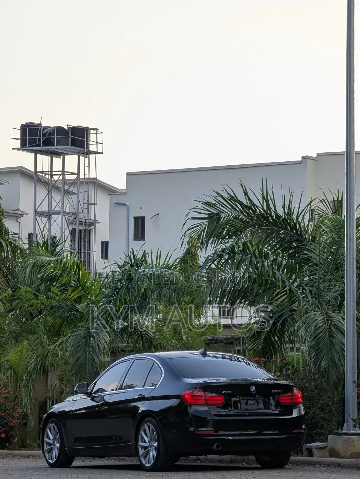 BMW 320i Sedan RWD 2015 Black