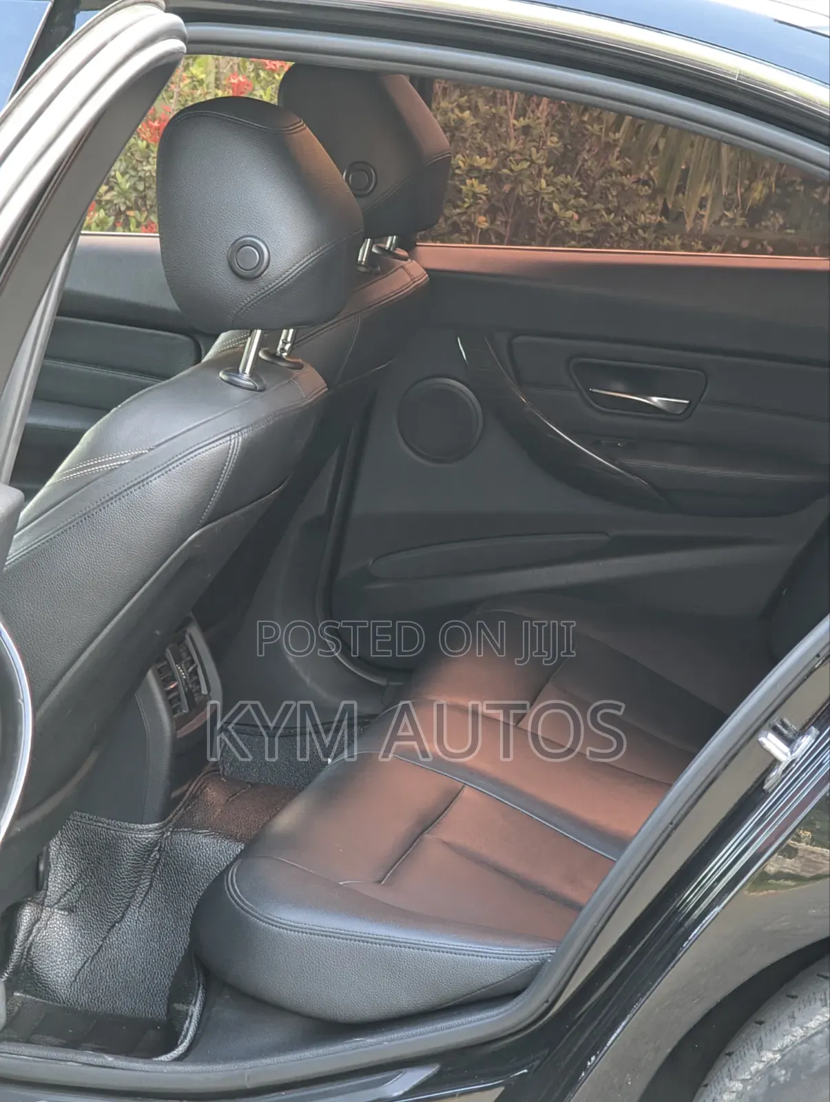 BMW 320i Sedan RWD 2015 Black