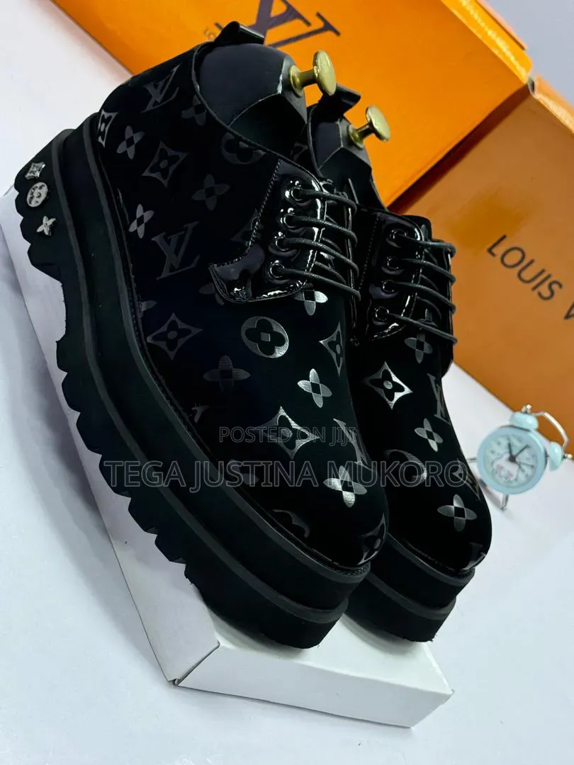 High Quality Lace Up Louis Vuitton Suede Flat Shoes