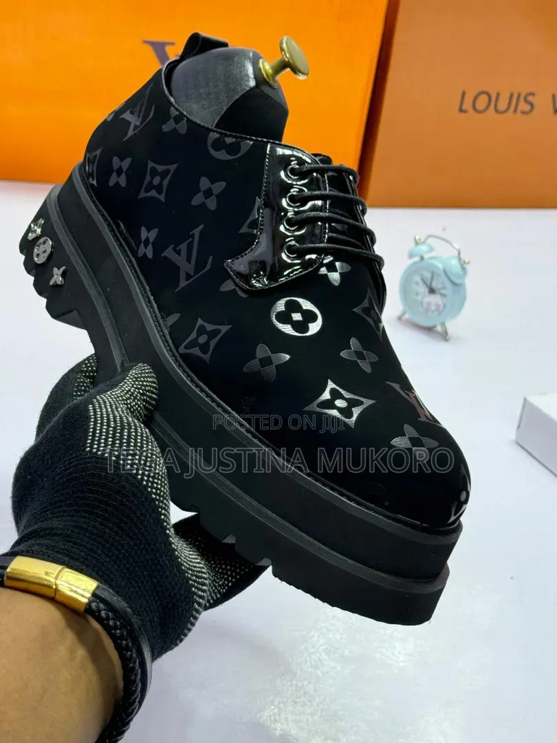 High Quality Lace Up Louis Vuitton Suede Flat Shoes