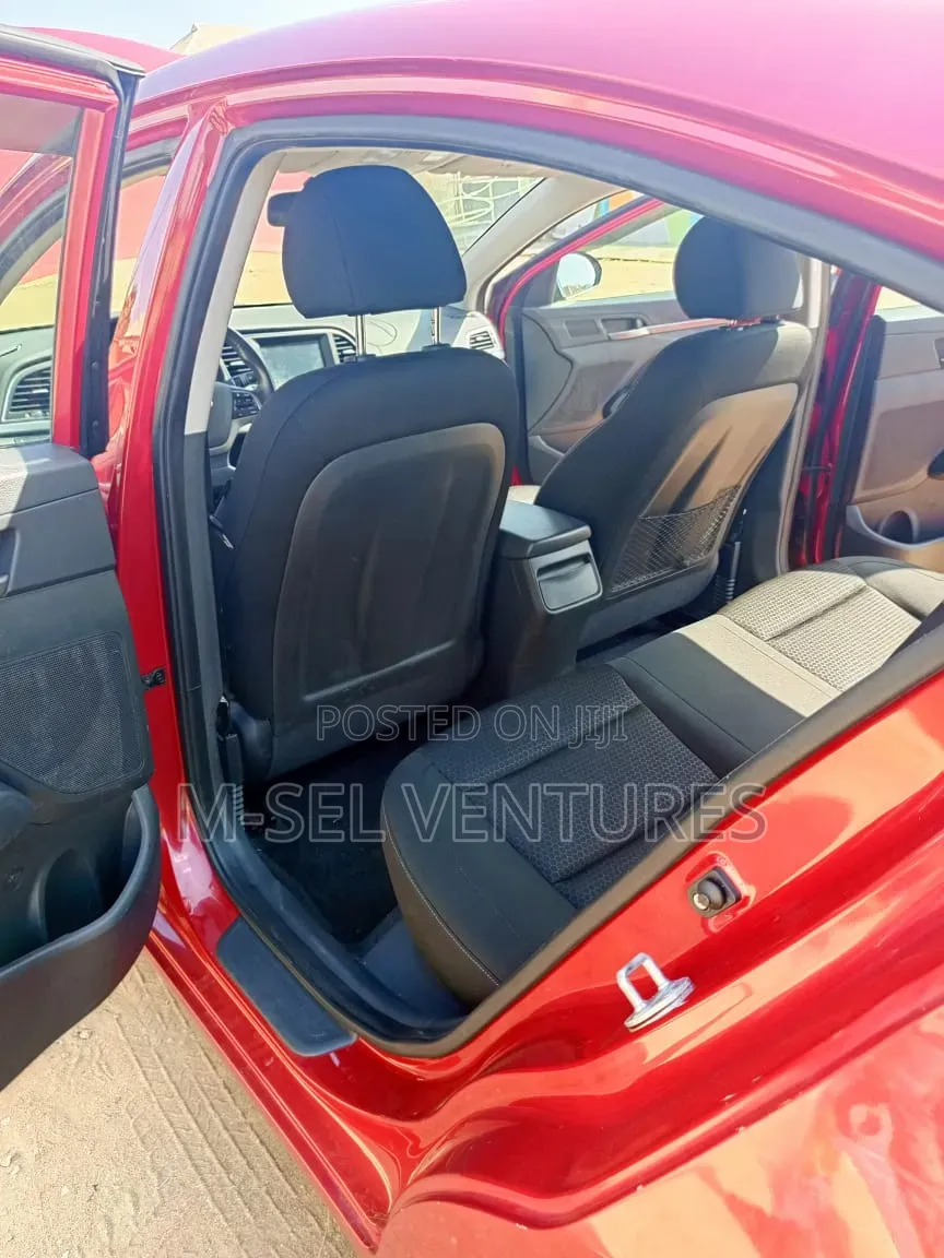Hyundai Elantra 2014 Red