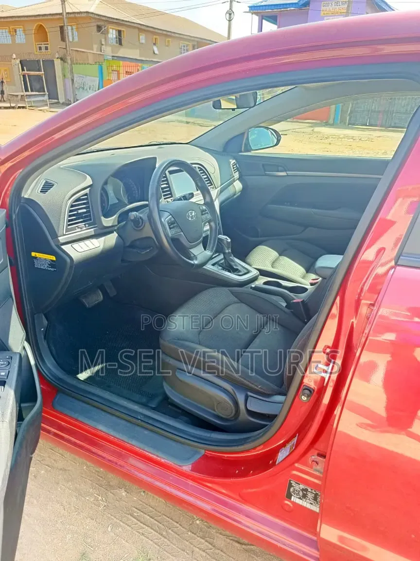 Hyundai Elantra 2014 Red