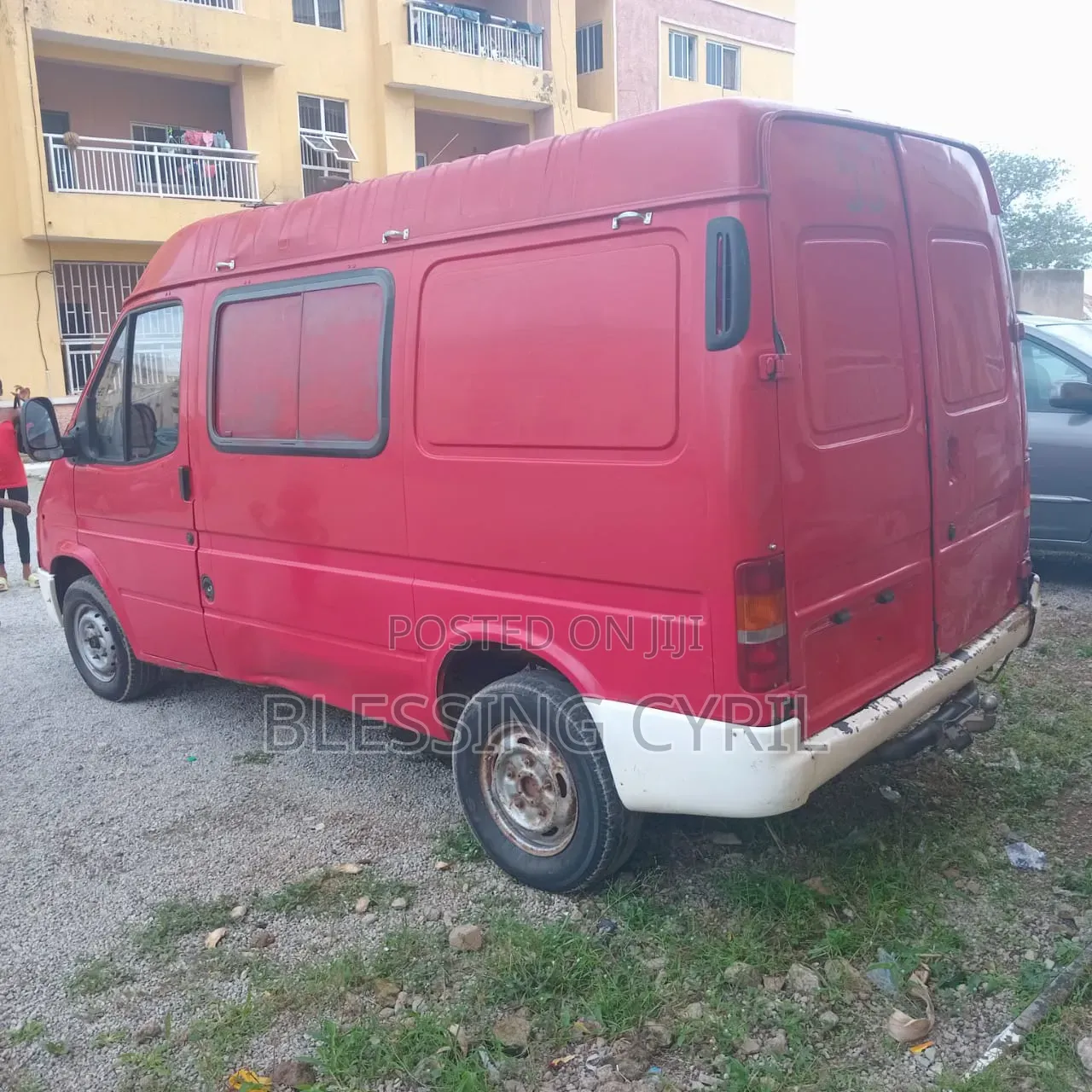Ford Transit 2000 Red