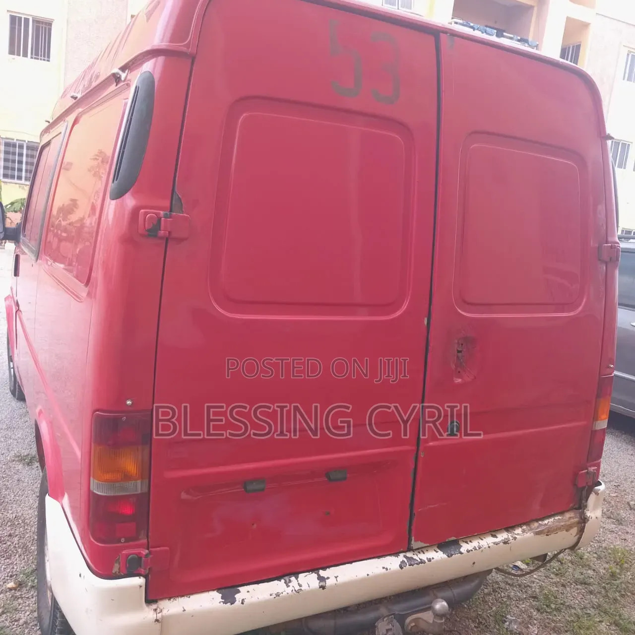 Ford Transit 2000 Red
