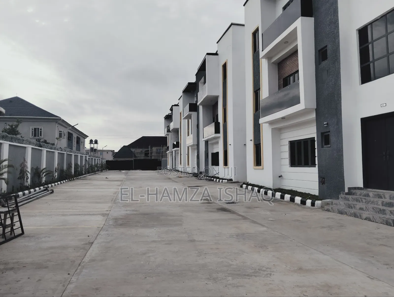 3bdrm Block of Flats in Aco Amac, Lugbe District for rent