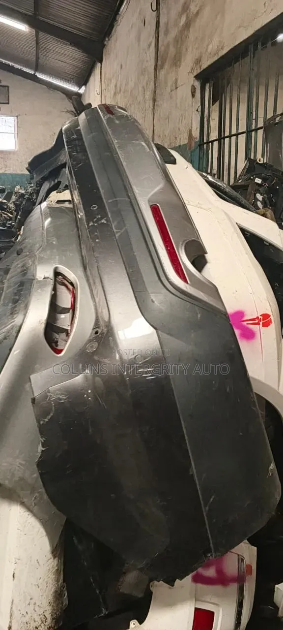 Clean Back Bumper Ford Explorer 2016