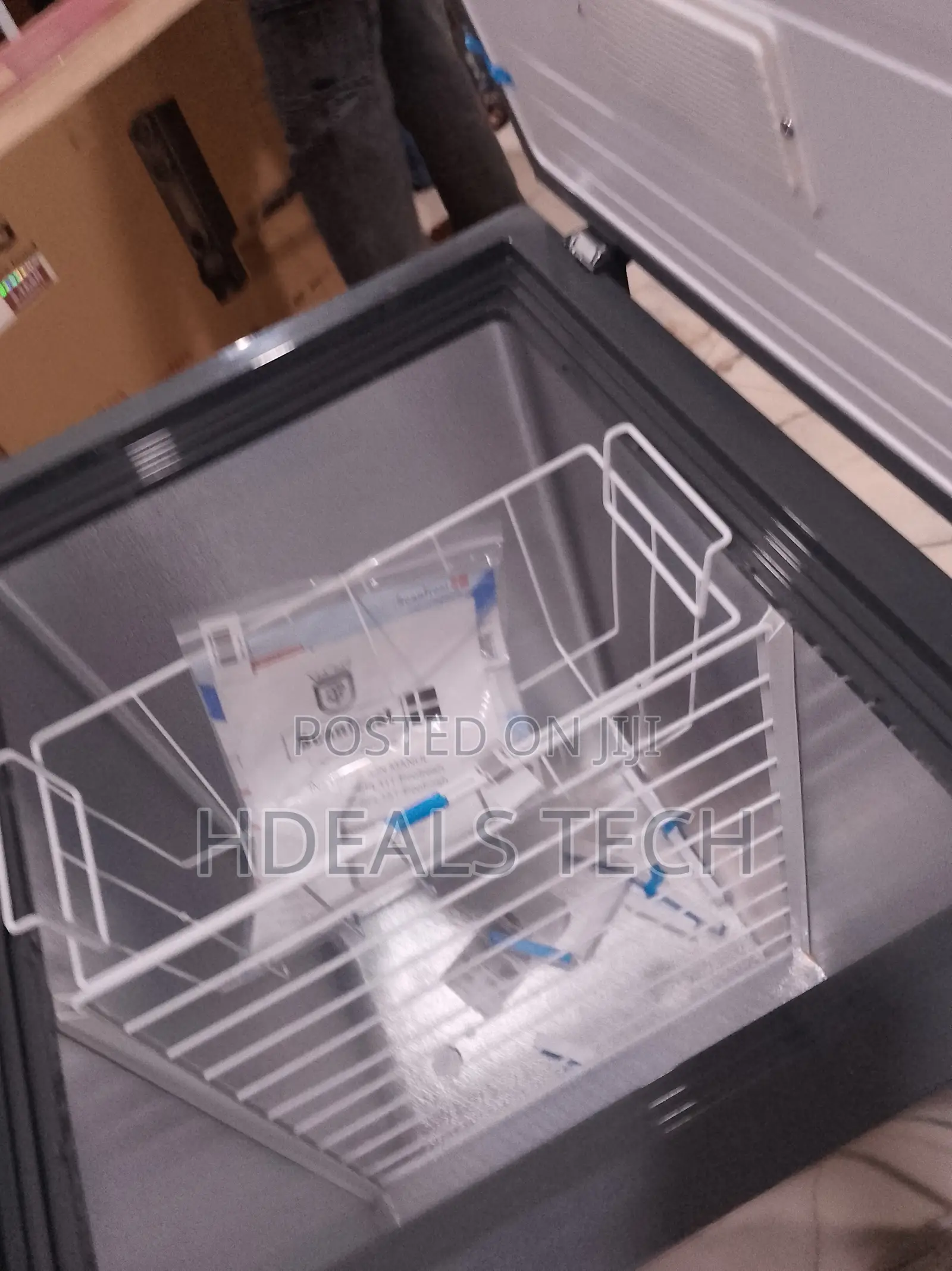 Scanfrost 150l Deep Freezer for Frozen Foods, Drinks, and Ice Storage