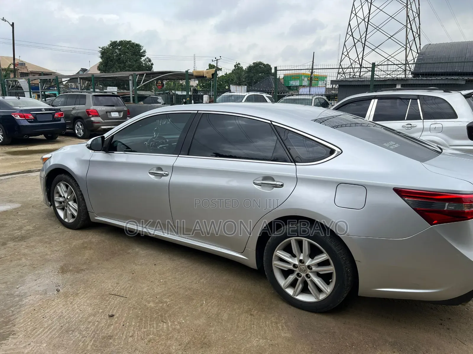 Toyota Avalon XLE Premium Sedan FWD (3.5L 6cyl 6A) 2013 Silver