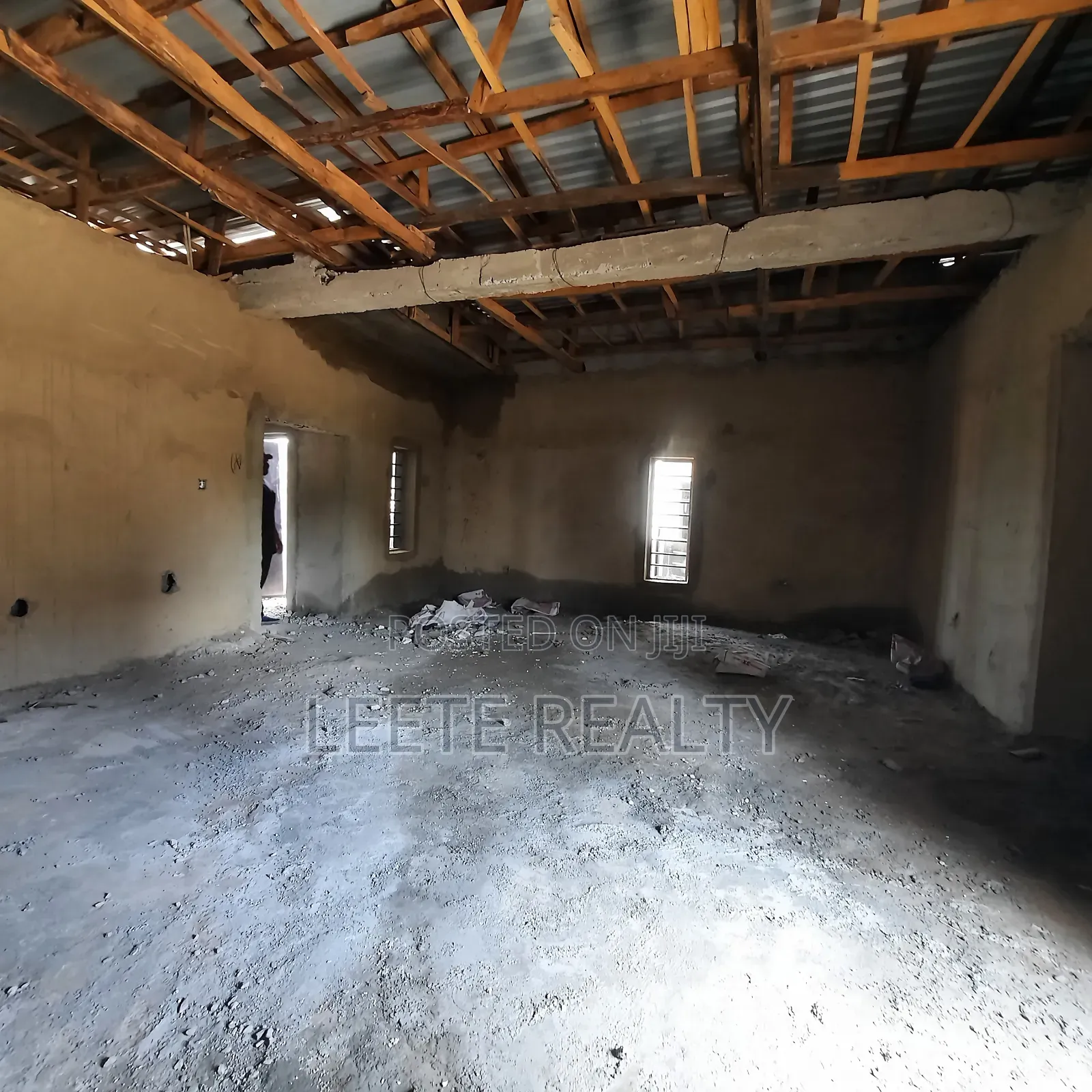 5bdrm Duplex in Gwarinpa, Life Camp for sale